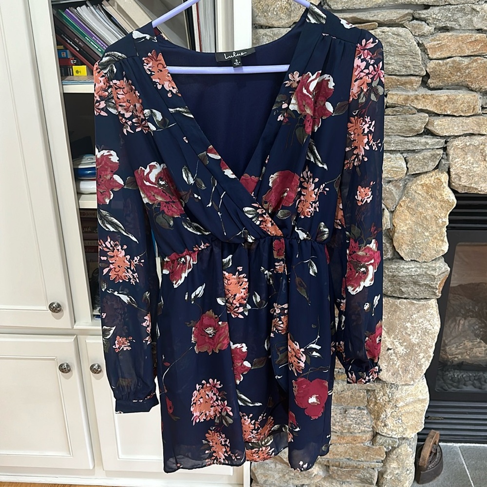 Lulu’s navy blue floral dress